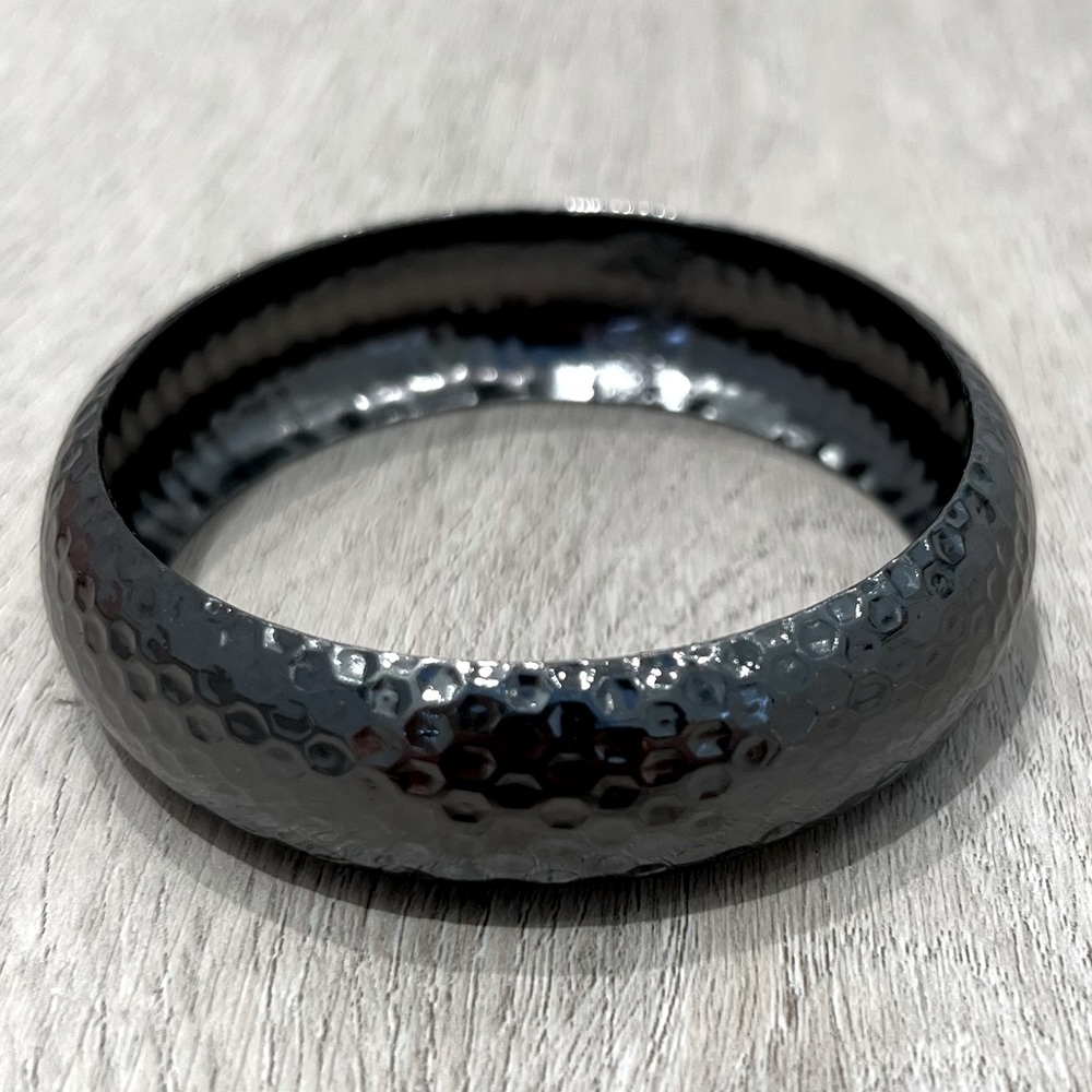 2/$10! 🍀Bundle! Black Hammered Metal Bangle